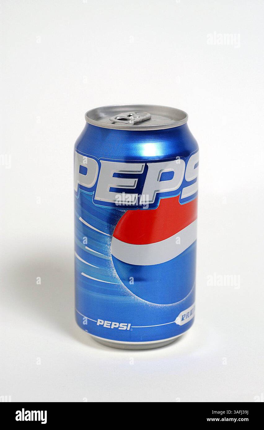 Bevande fotografate per l'azienda riguardo la storia dei distributori automatici nelle scuole. Domenica 13 luglio 2003. Pepsi può. (Immagine di credito: The Washington Times/ZUMAPRESS.com) Foto Stock