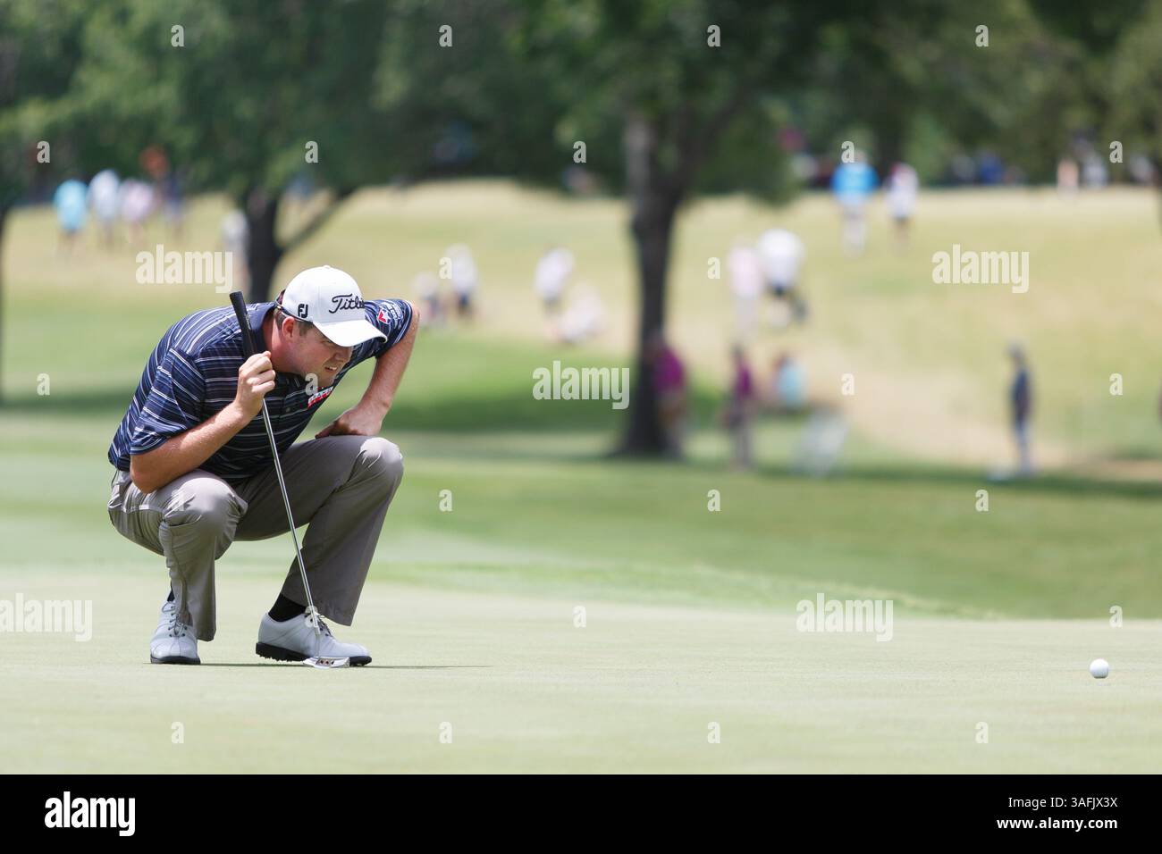 26 maggio 2012 - Fort Worth, Texas, USA - Marc Leishman allinea il suo putt al numero 11 durante il terzo round del Crowne Plaza Invitational al Colonial Action situato al Colonial Country Club. (Immagine di credito: © Andrew Dieb/ZUMAPRESS.com) Foto Stock