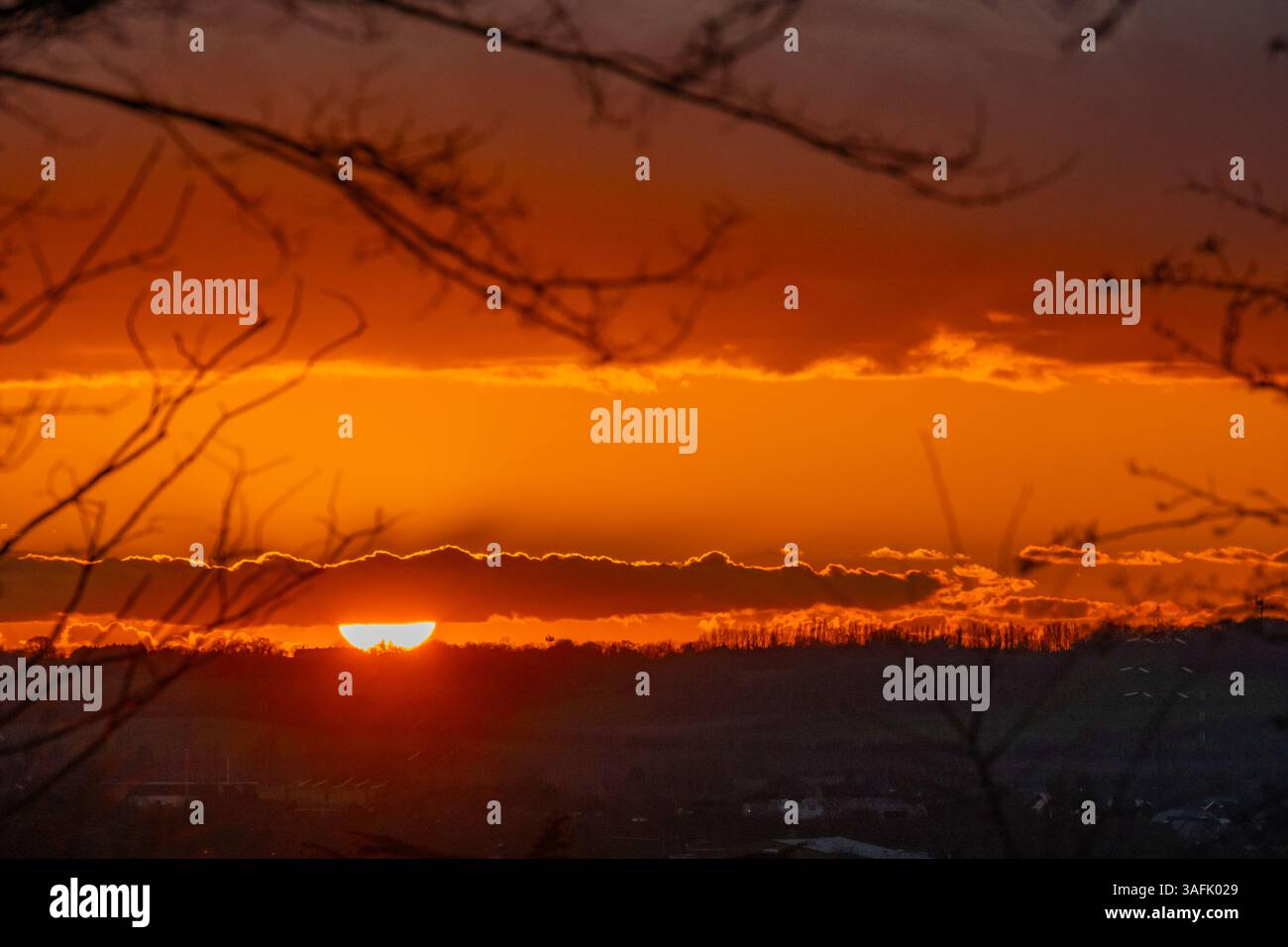 Tramonto su una serata di inverni da Windmill collina Gravesend Kent Foto Stock