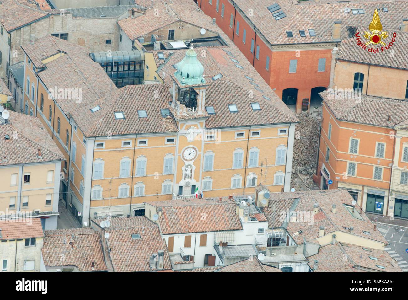 23 maggio 2012 - Modena, Italia - secondo terremoto in Emilia, alta risoluzione immagini panoramiche realizzate dai vigili del fuoco sulla zona sismica. Nella foto: Finale Emilia (immagine di credito: © Valerio Podrini/Vigili del fuoco/Milestone Media/ZUMAPRESS.com) Foto Stock