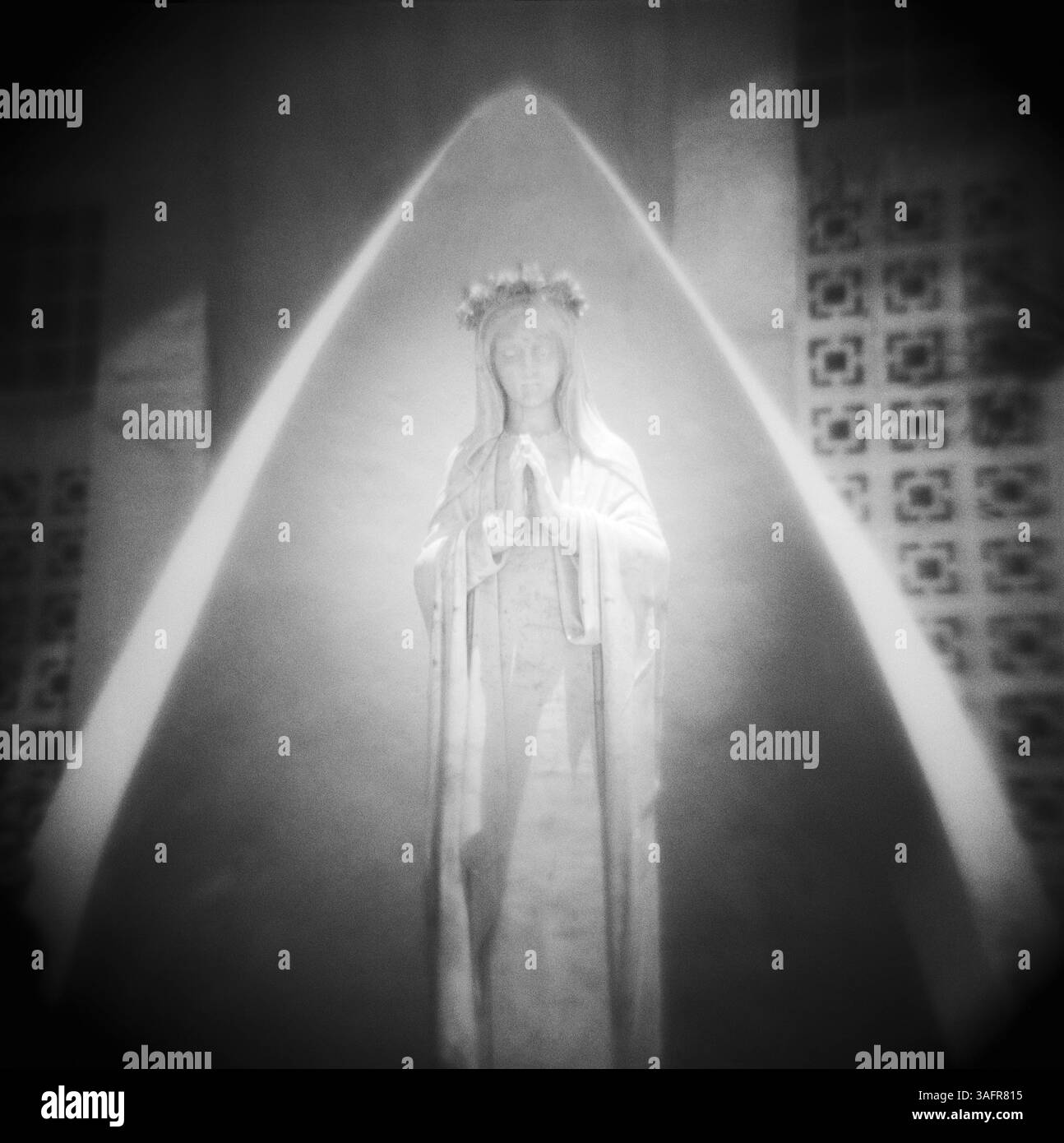 Statua della Vergine Maria a San Pedro, Ambergris Caye, Belize, America centrale Foto Stock