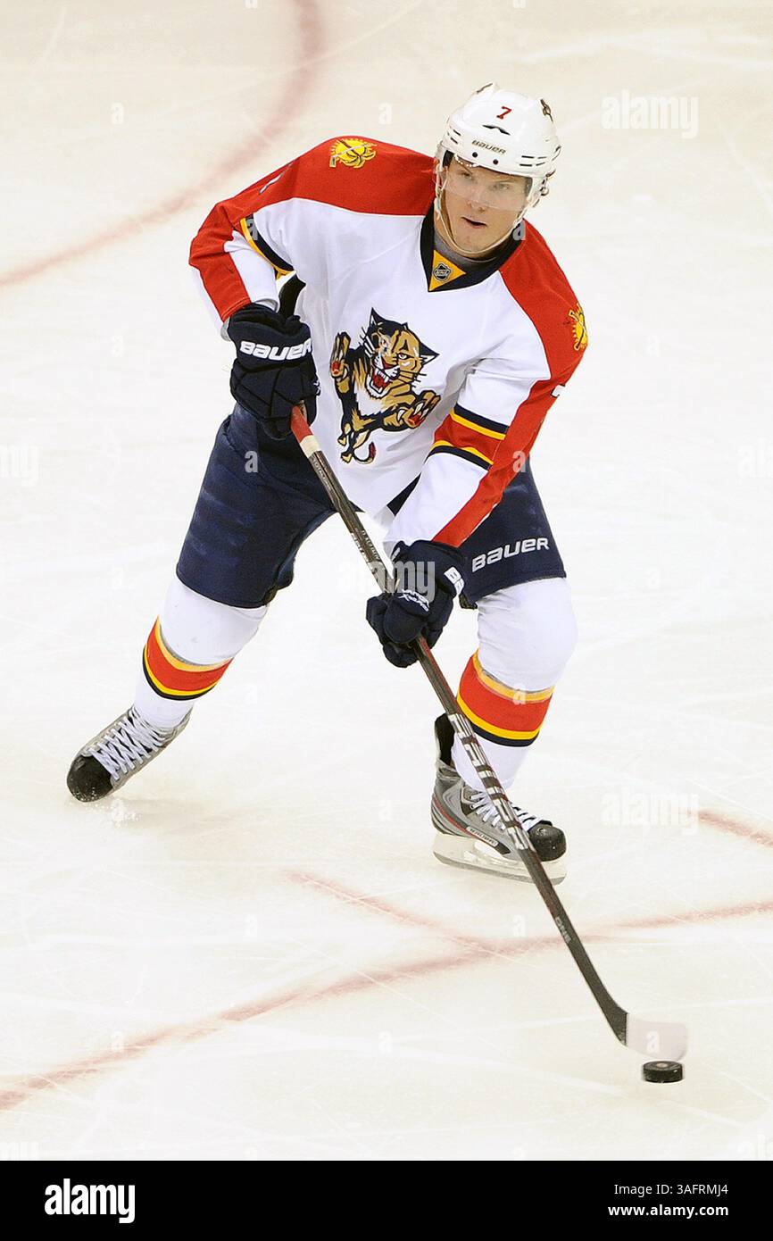 21 marzo 2012: Il difensore dei Florida Panthers Dmitry Kulikov #7 in azione durante la partita NHL tra Carolina Hurricanes e Florida Panthers alla PNC Arena di Raleigh, NC. (Immagine di credito: © Evan Pike/Cal Sport Media/ZUMAPRESS.com) Foto Stock