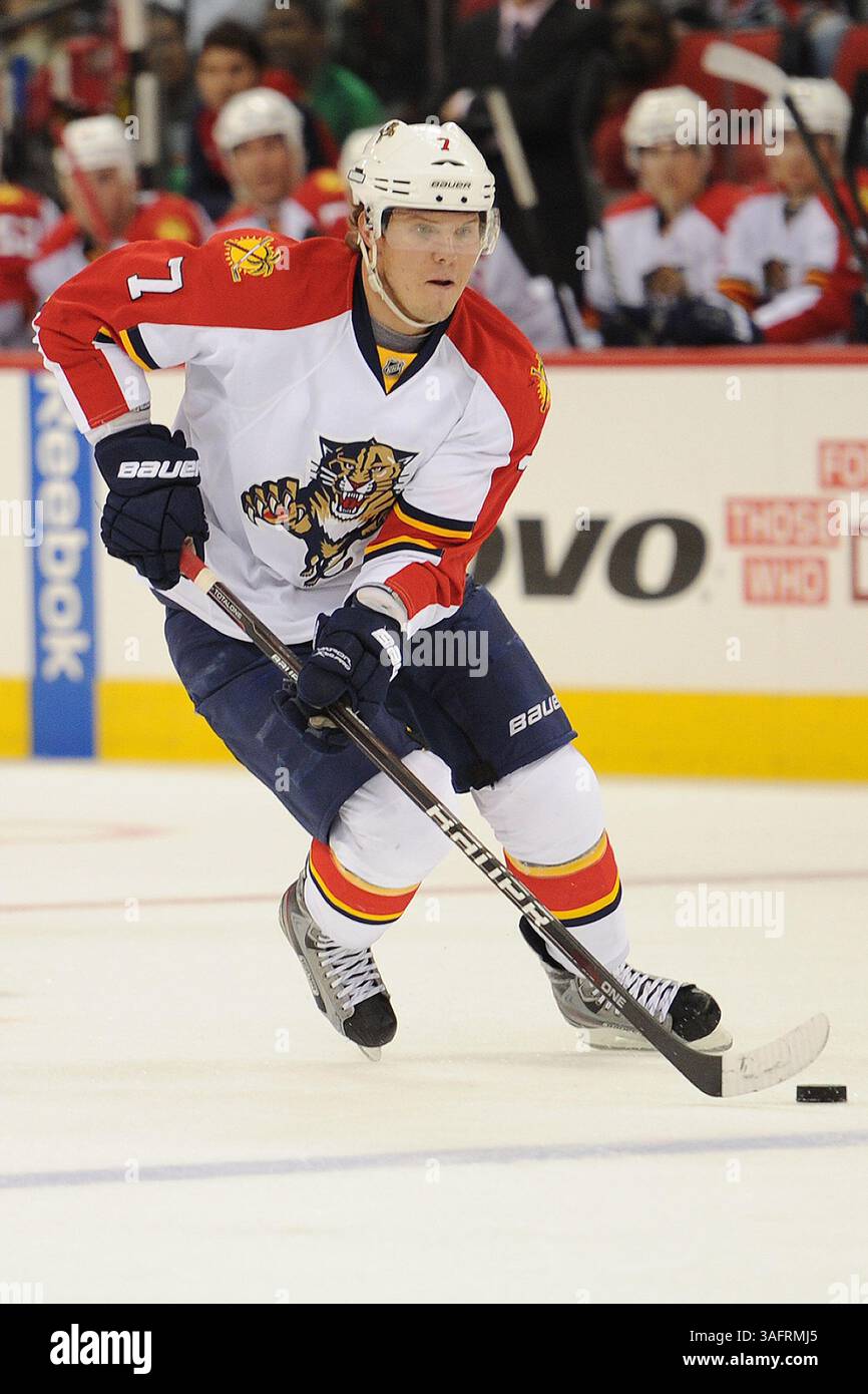 21 marzo 2012: Il difensore dei Florida Panthers Dmitry Kulikov #7 in azione durante la partita NHL tra Carolina Hurricanes e Florida Panthers alla PNC Arena di Raleigh, NC. (Immagine di credito: © Evan Pike/Cal Sport Media/ZUMAPRESS.com) Foto Stock