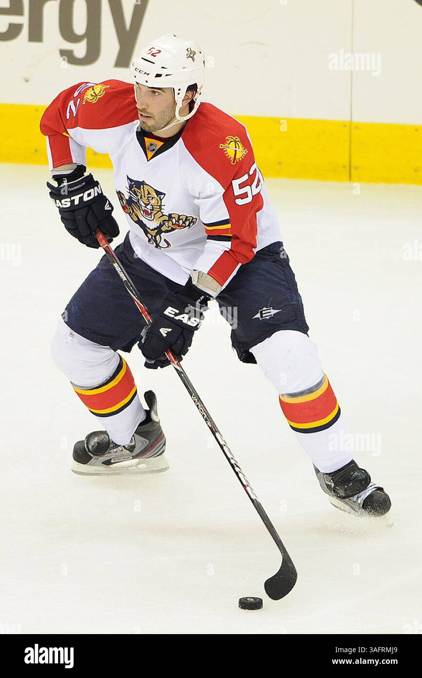 21 marzo 2012: Il difensore dei Florida Panthers Jason Garrison n. 52 in azione durante la partita NHL tra Carolina Hurricanes e Florida Panthers alla PNC Arena di Raleigh, NC. (Immagine di credito: © Evan Pike/Cal Sport Media/ZUMAPRESS.com) Foto Stock