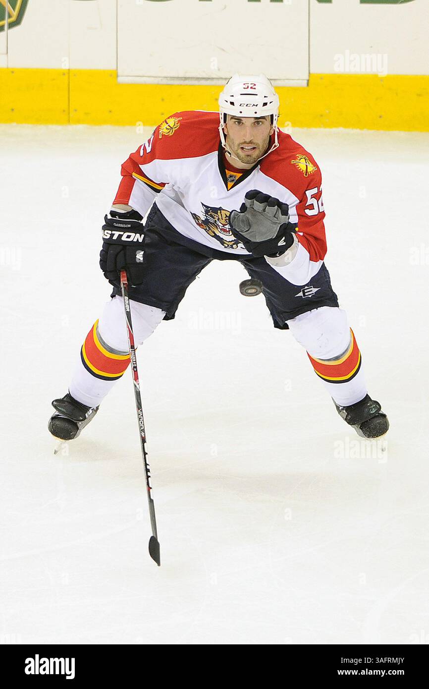 21 marzo 2012: Il difensore dei Florida Panthers Jason Garrison n. 52 in azione durante la partita NHL tra Carolina Hurricanes e Florida Panthers alla PNC Arena di Raleigh, NC. (Immagine di credito: © Evan Pike/Cal Sport Media/ZUMAPRESS.com) Foto Stock