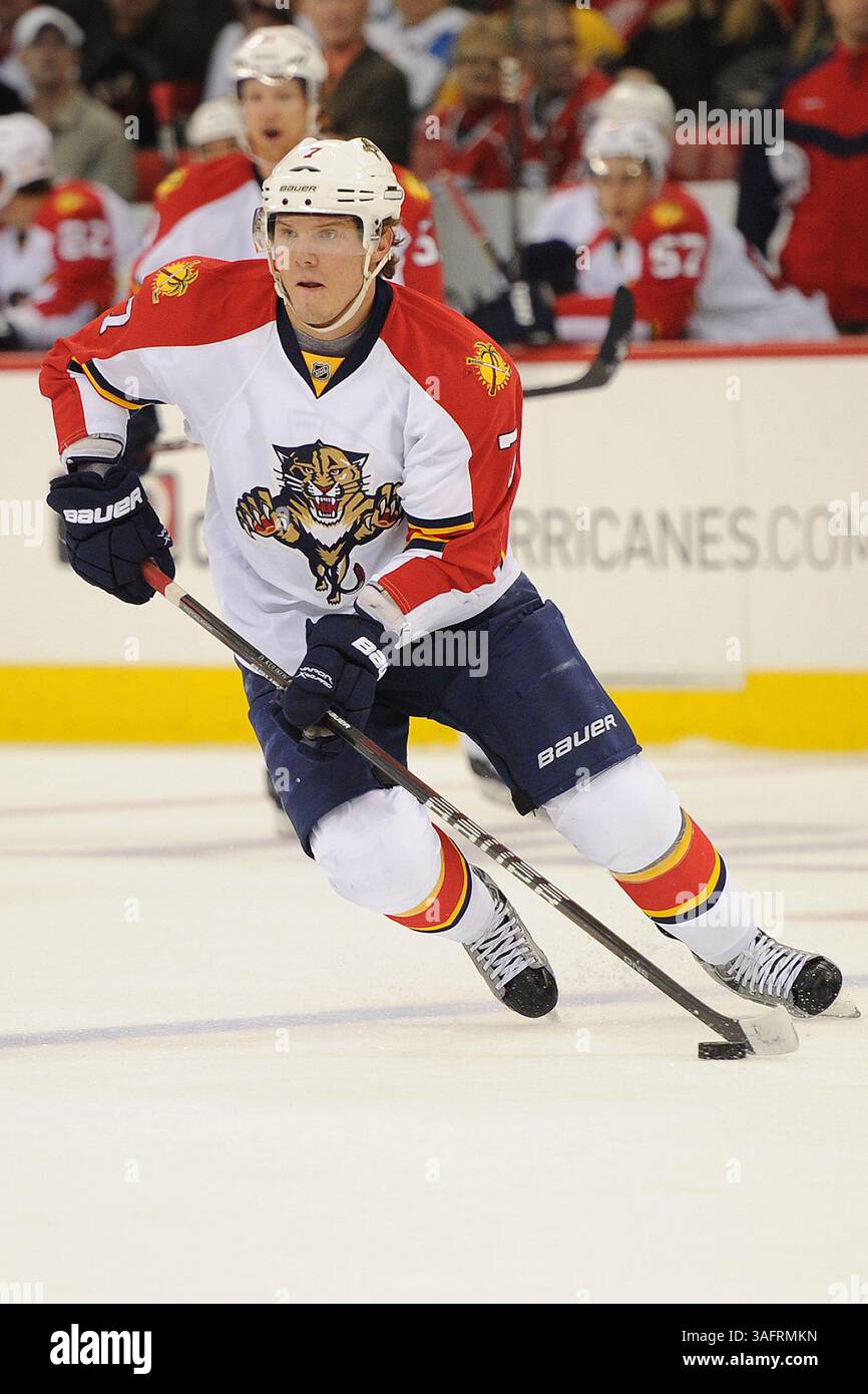21 marzo 2012: Il difensore dei Florida Panthers Dmitry Kulikov #7 in azione durante la partita NHL tra Carolina Hurricanes e Florida Panthers alla PNC Arena di Raleigh, NC. (Immagine di credito: © Evan Pike/Cal Sport Media/ZUMAPRESS.com) Foto Stock