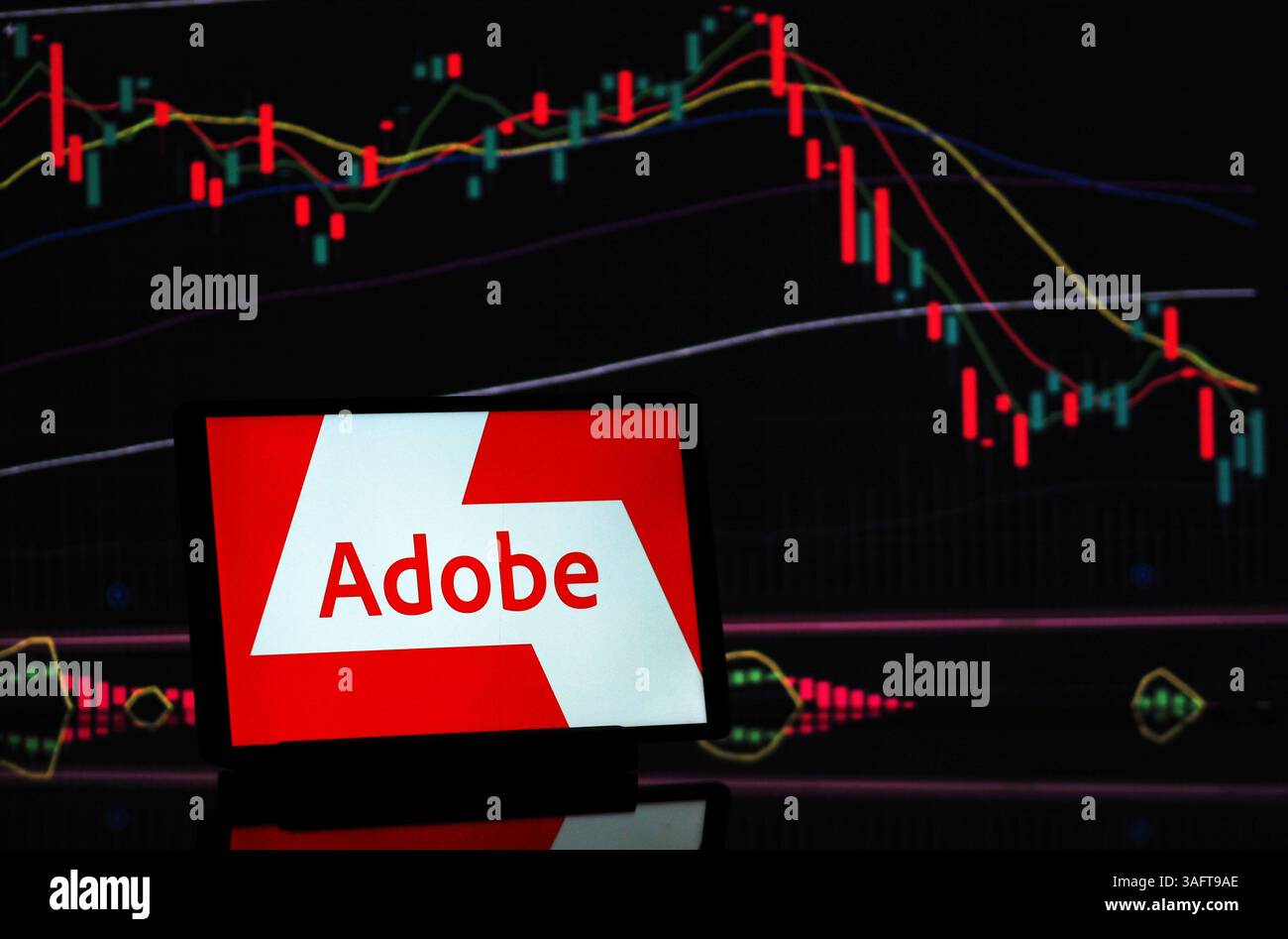 Baviera, Germania - 7 aprile 2025: In questa immagine, il logo Adobe Inc. Viene visualizzato su un monitor. SOLO PER USO EDITORIALE! Foto Stock