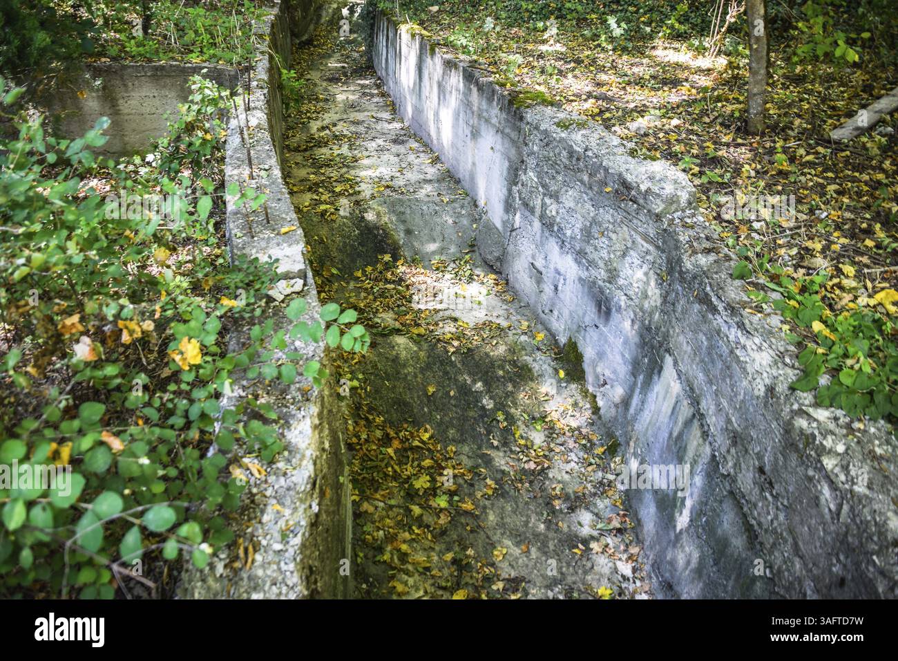 La tempesta decollava nelle Highlands. Insediamento ornato, regione di Krasnodar, Russia, Europa Foto Stock