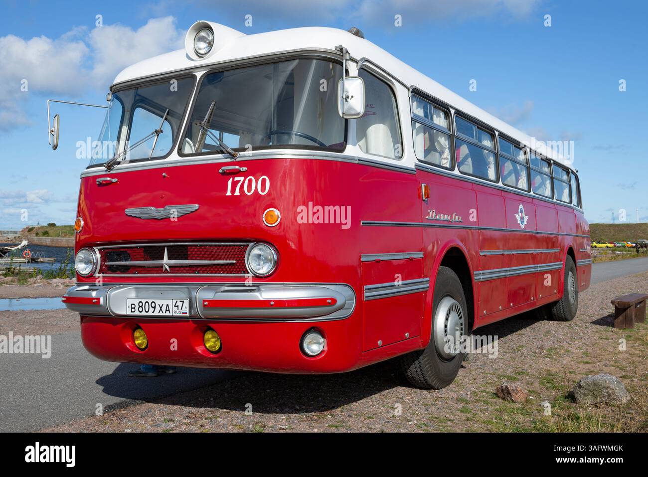 KRONSTADT, RUSSIA - 14 SETTEMBRE 2019: Autobus ungherese Ikarus 55,14 Lux sul festival dei trasporti retrò "fortuna-2019" Foto Stock