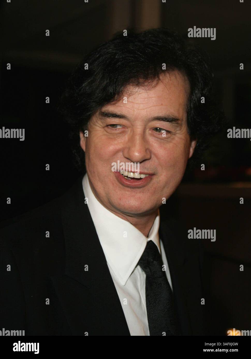 12 febbraio 2005; Beverly Hills, CA, Stati Uniti; JIMMY PAGE, chitarrista dei LED Zeppelin, all'Annual Pre-Grammy Party, ospitato da Music Legend Clive Davis al Beverly Hills Hotel. (Immagine di credito: Glenn Weiner/ZUMAPRESS.com) Foto Stock