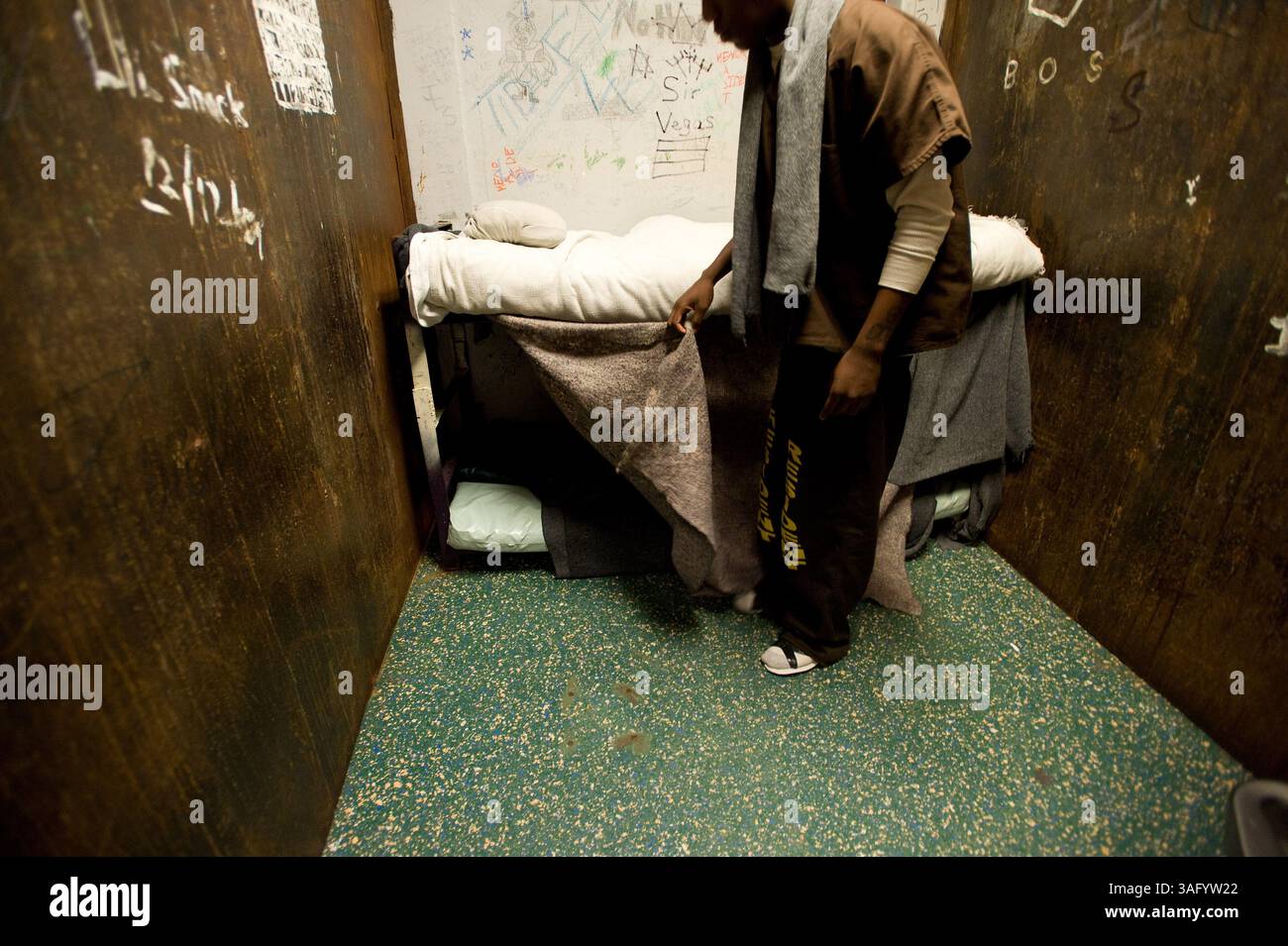 05 gennaio 2010 - Biloxi, Mississippi, Stati Uniti - il detenuto mostra la sua zona di riposo nella sua cella al Centro di detenzione per minorenni della contea di Harrison a Biloxi. (Immagine di credito: © Sharon Steinmann/ZUMAPRESS.com) Foto Stock