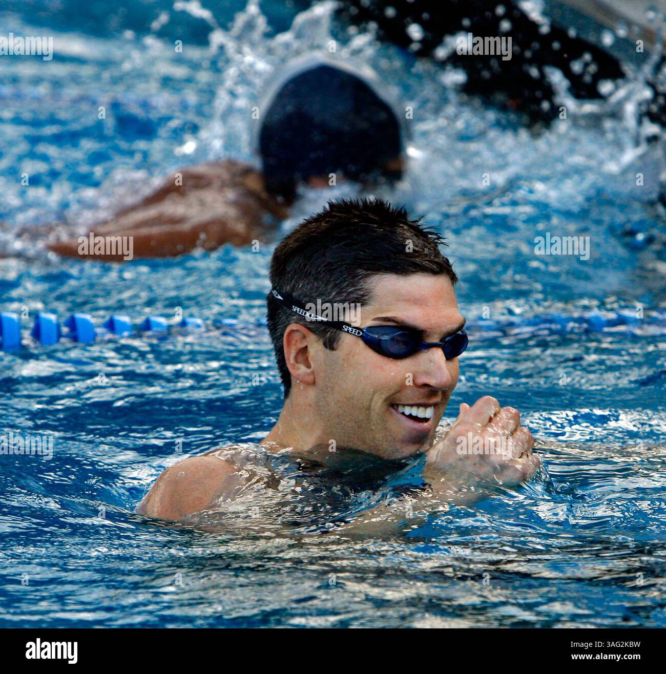 LARGO 6/22/2008 ) foto #1.) Il nuotatore Dan Gallagher sorride dopo aver capito di aver tagliato le prove olimpiche nei 50 metri stile libero. Ora può competere nei 50 metri liberi alle prove olimpiche dal 29 giugno al 6 luglio 2008 a Omaha, Nebraska. - I maestri del Clearwater Aquatic Team, il nuotatore Dan Gallagher, 28 anni, hanno fatto i suoi 50 metri di prove olimpiche freestyle tagliati domenica mattina con un tempo di 23:43 mentre nuotavano nel Lightning Invitational Swim Meet ospitato da West Florida Lightning Aquatics presso la piscina del South West Recreation Complex di largo. "Ha iniziato ad allenarsi solo dodici settimane fa, ho pensato che fosse impossibile, ha detto Foto Stock