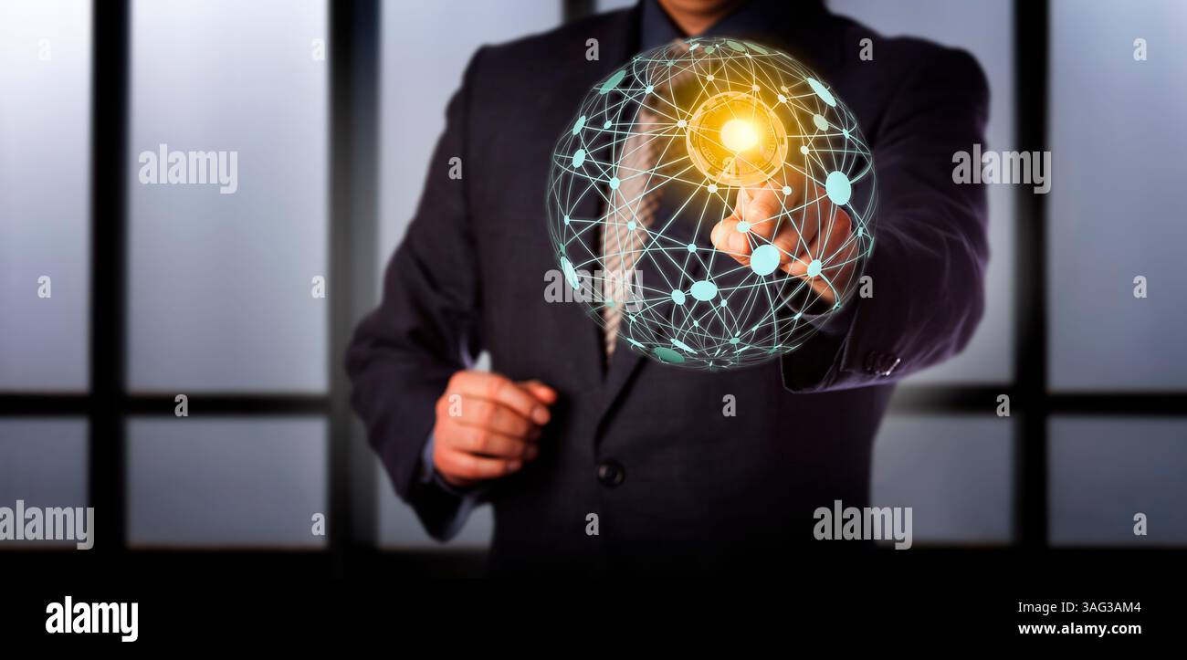 Blue chip Business Manager sta toccando un access point protetto in una rete mesh globale virtuale. Concetto di tecnologia dell'informazione per il cloud computing, co Foto Stock