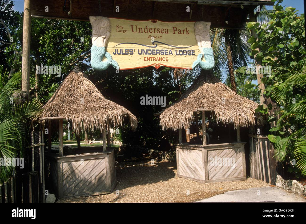 23 aprile 1997 - Key largo, FL, USA - ingresso al Jules Underwater Lodge, l'unico hotel al mondo completamente sott'acqua. L'hotel è un ex centro di ricerca marina ora situato in 30 metri di acqua in una laguna a Key largo, Florida (Credit Image: © Richard Ellis/ZUMAPRESS.com) Foto Stock