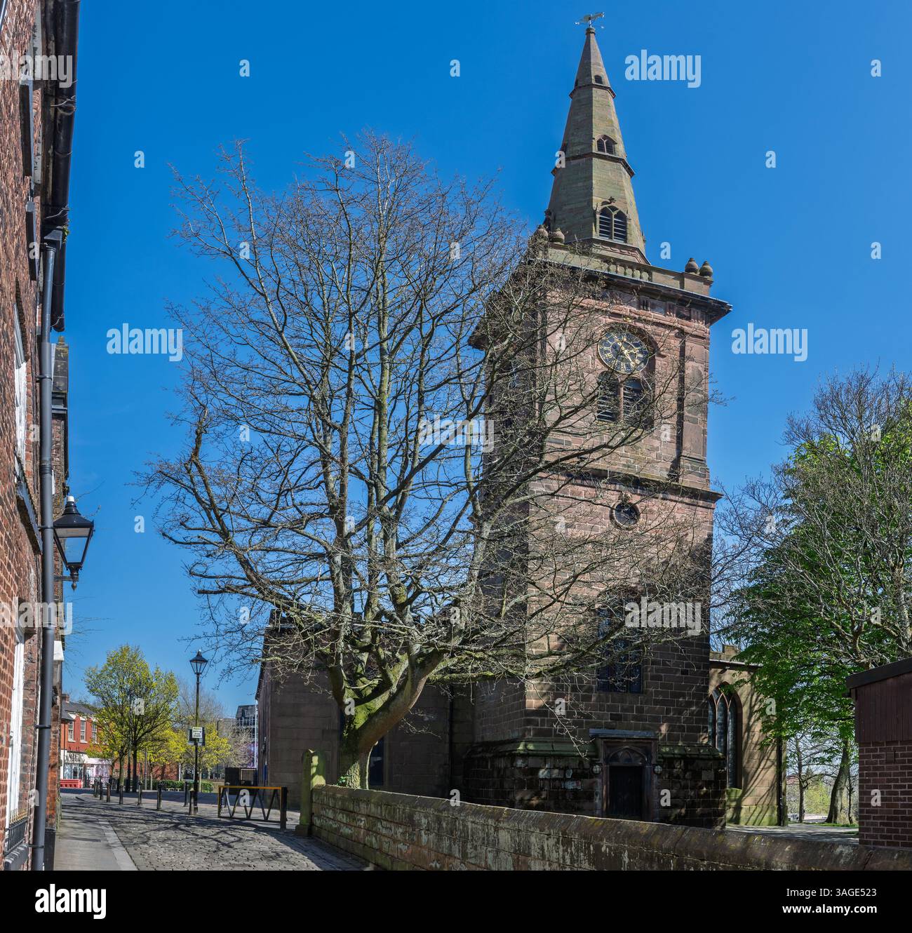 Chiesa parrocchiale di Prescot Santa Maria Beata Vergine nel centro della città. Foto Stock