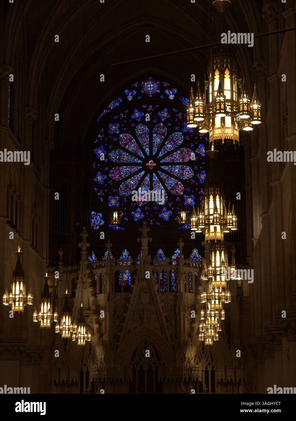 Varie fotografie all'interno della Basilica della Cattedrale del Sacro cuore a Newark, New Jersey. Foto Stock