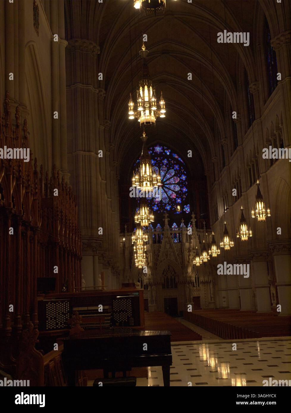 Varie fotografie all'interno della Basilica della Cattedrale del Sacro cuore a Newark, New Jersey. Foto Stock