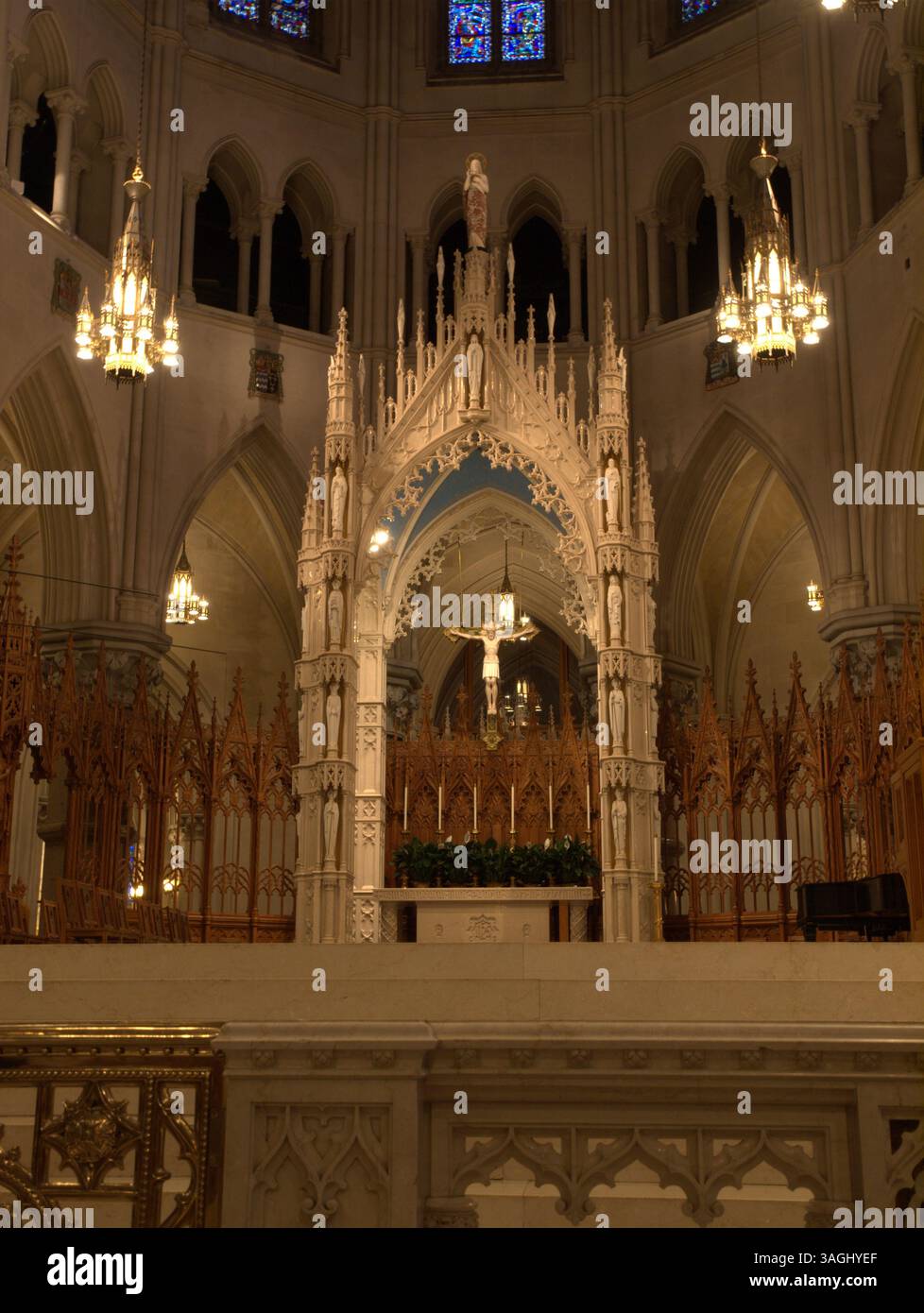 Varie fotografie all'interno della Basilica della Cattedrale del Sacro cuore a Newark, New Jersey. Foto Stock