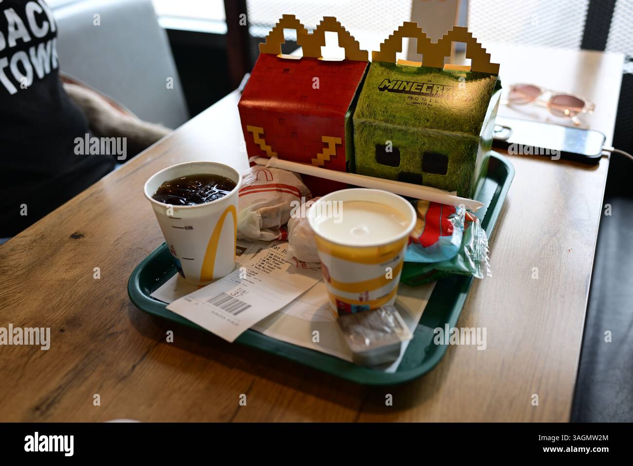 Hässleholm, Skåne, Svezia. 6 aprile 2025. Happy food a tema Minecraft con McDonalds. Foto Stock