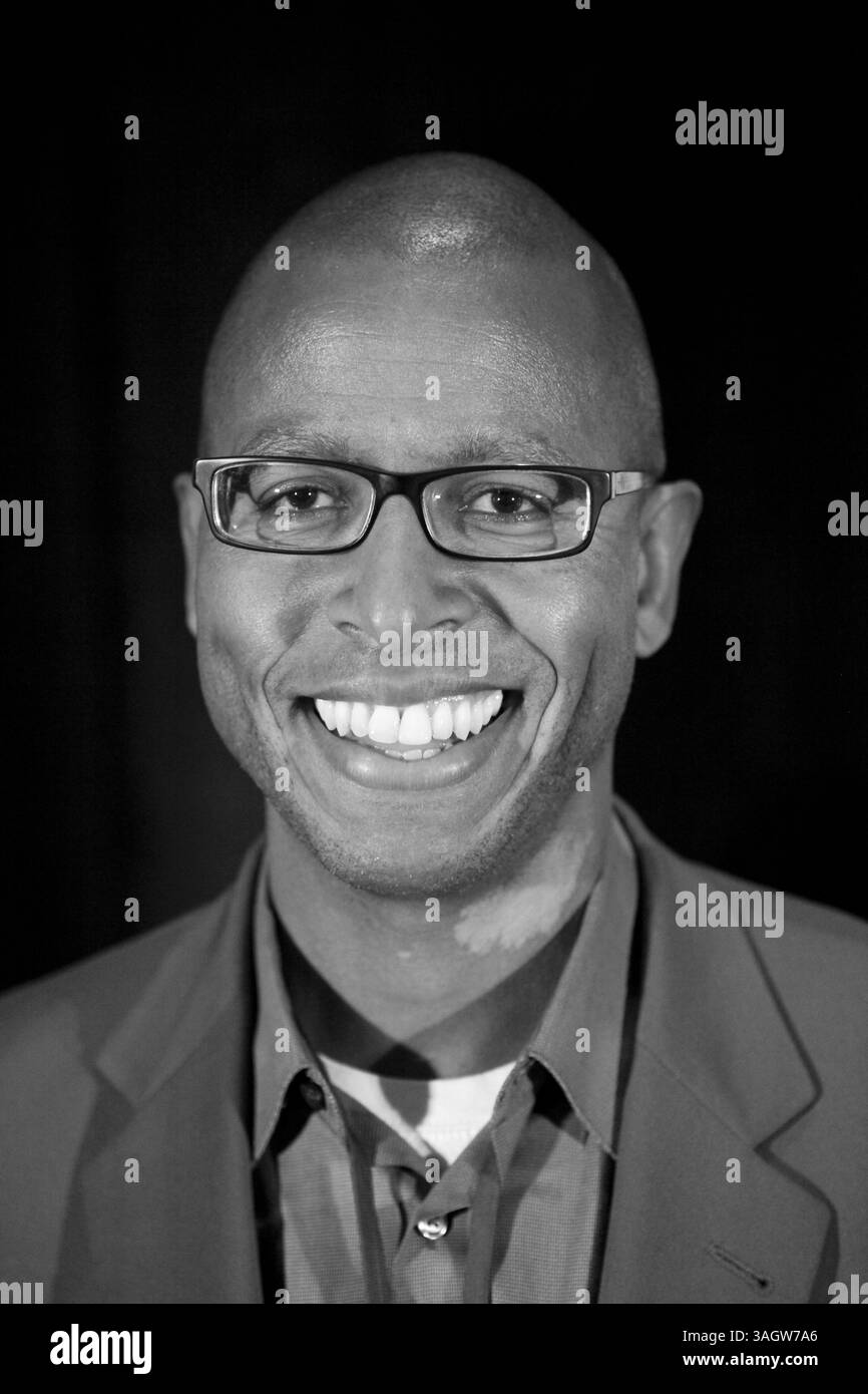 31 ottobre 2009 - San Francisco, California, USA - DANIEL GUILLORY, CEO di innovative International, parla alla BizTechDay Conference 2009. Più di 1.000 imprenditori e proprietari di piccole imprese si sono riuniti per l'evento annuale di due giorni per imparare ad applicare nuove tecnologie come i social media e altri strumenti online per far crescere il loro business. Foto di Tim Wagner. Per utilizzare queste immagini, contattare il fotografo all'indirizzo www.twagnerimages.com (Credit Image: © Tim Wagner/ZUMA Press) Foto Stock