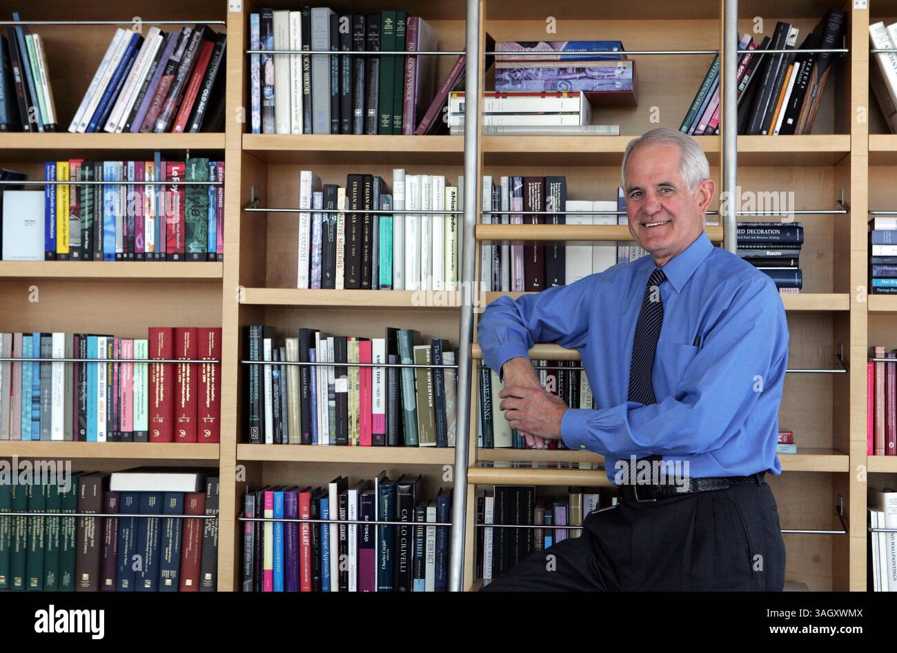 2 giugno 2009 - Los Angeles, California, USA - JAMES N. WOOD, ex direttore e presidente dell'Art Institute of Chicago, nominato presidente e CEO del J. Paul Getty Trust di Los Angeles. (Immagine di credito: © Ringo Chiu/ZUMA Press) Foto Stock