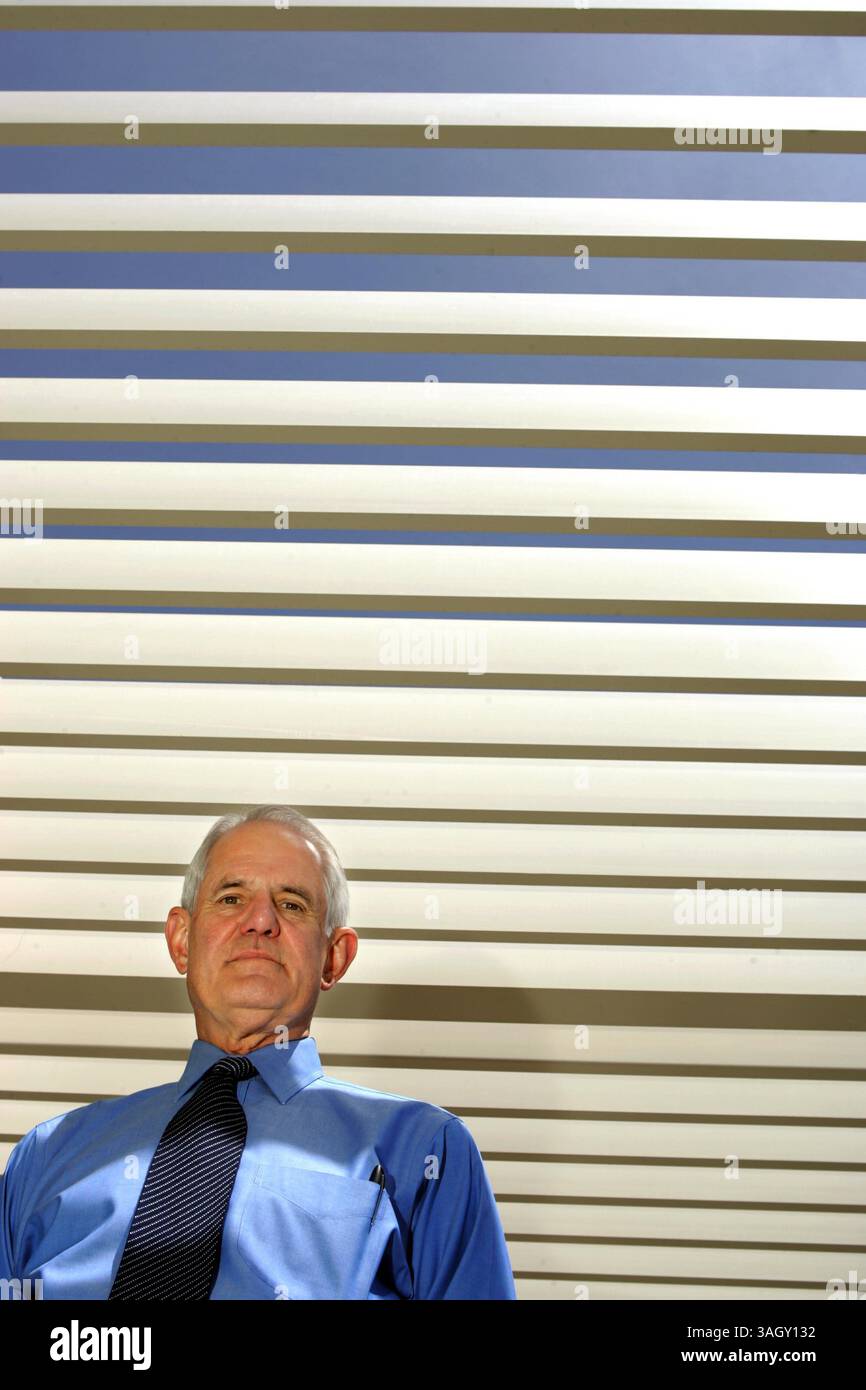 2 giugno 2009 - Los Angeles, California, USA - JAMES N. WOOD, ex direttore e presidente dell'Art Institute of Chicago, nominato presidente e CEO del J. Paul Getty Trust di Los Angeles. (Immagine di credito: © Ringo Chiu/ZUMA Press) Foto Stock