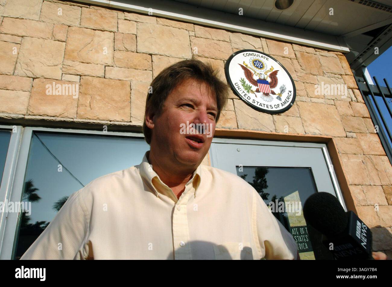 8 agosto 2005 - Nuevo Laredo, Tamaulipas, Messico - MICHAEL YODER, il consulente legale statunitense a Nuevo, Laredo, Messico, ha parlato con i giornalisti nell'agosto 2005. (Immagine di credito: © Luis J. Jimenez/ZUMA Press) Foto Stock