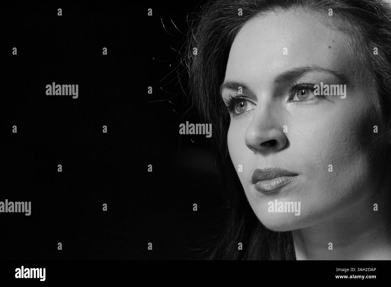 16 lug 2009 - Roma, Italia - i modelli aspettano dietro le quinte dietro le quinte, dietro le quinte si fanno i capelli, si preparano e si fanno il trucco prima di salire sulla Rome Runway 2009. (Immagine di credito: © Evandro Inetti/ZUMA Press) Foto Stock