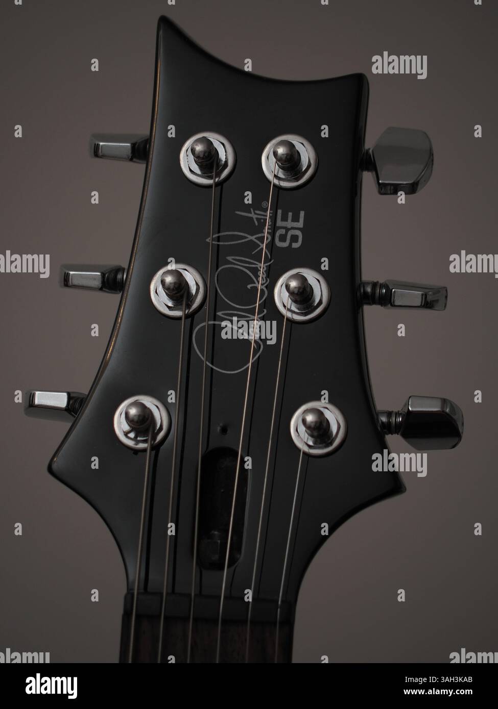 PARTE SUPERIORE DELLA CHITARRA ELETTRICA, IN PARTICOLARE È UNA PRS Foto Stock
