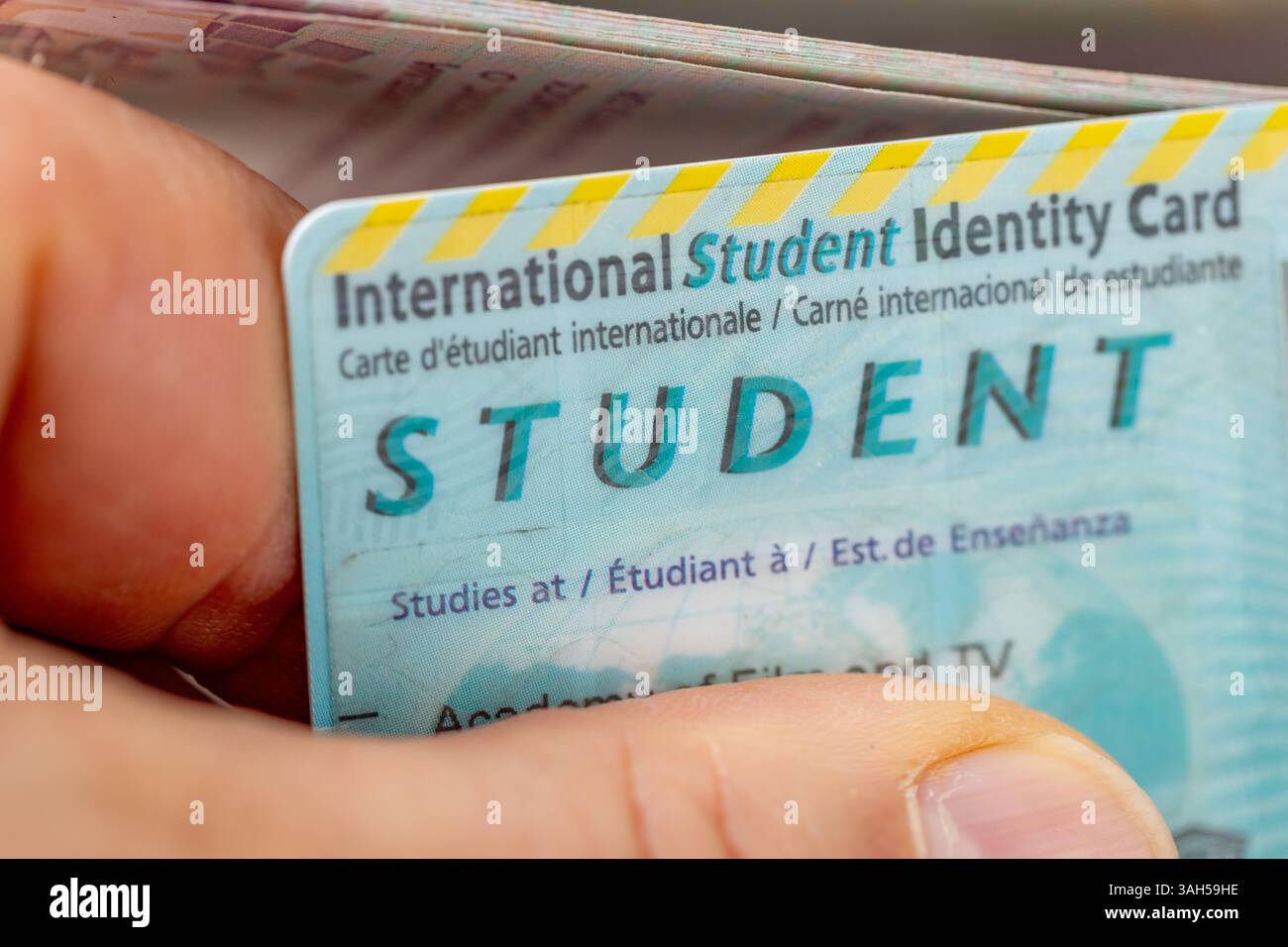 International Student Identity Card (ISIC), consegnata a uno studente all'estero Foto Stock