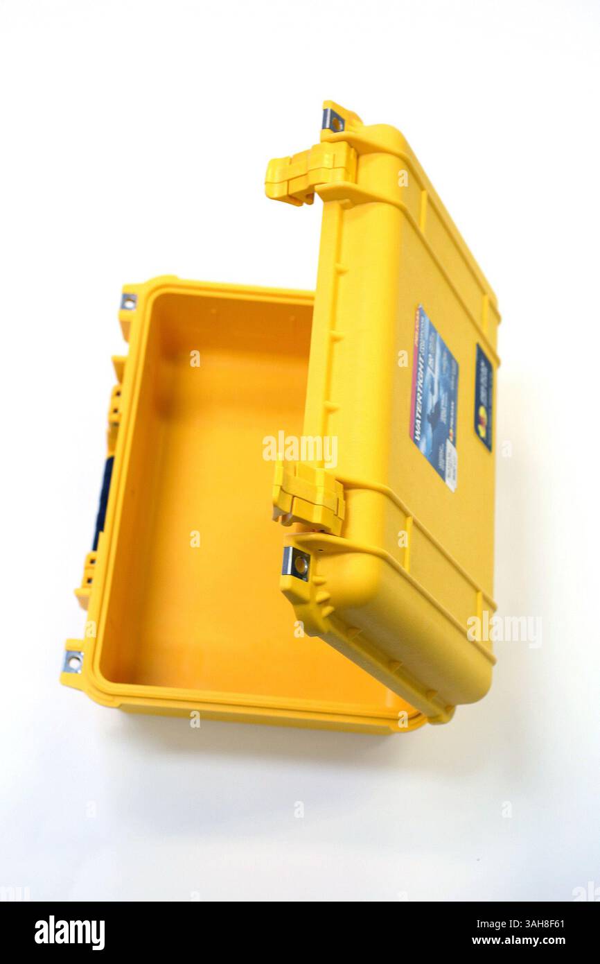 21 aprile 2015 - Pinellas Park, Florida, Stati Uniti - SCOTT KEELER | TIMES. Gadget kit Hurricane - custodia protettiva impermeabile/impermeabile Pelican. Protegge i documenti importanti. DA BILL JACKSON, PINELLAS PARK. (Immagine di credito: © Scott Keeler/Tampa Bay Times/ZUMA Wire) Foto Stock