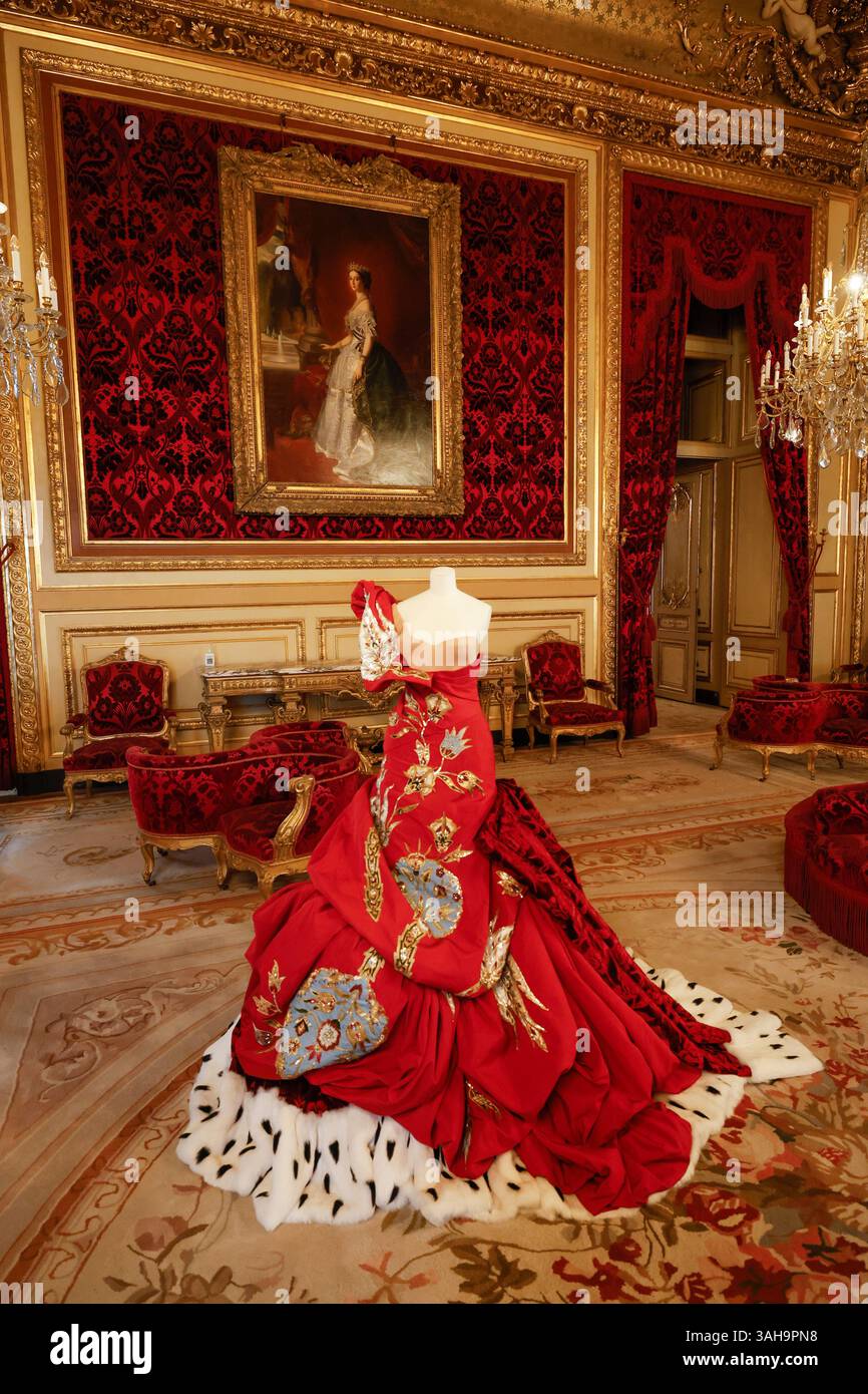 MOSTRA DI ARTE E MODA LOUVER COUTURE PARIGI Foto Stock