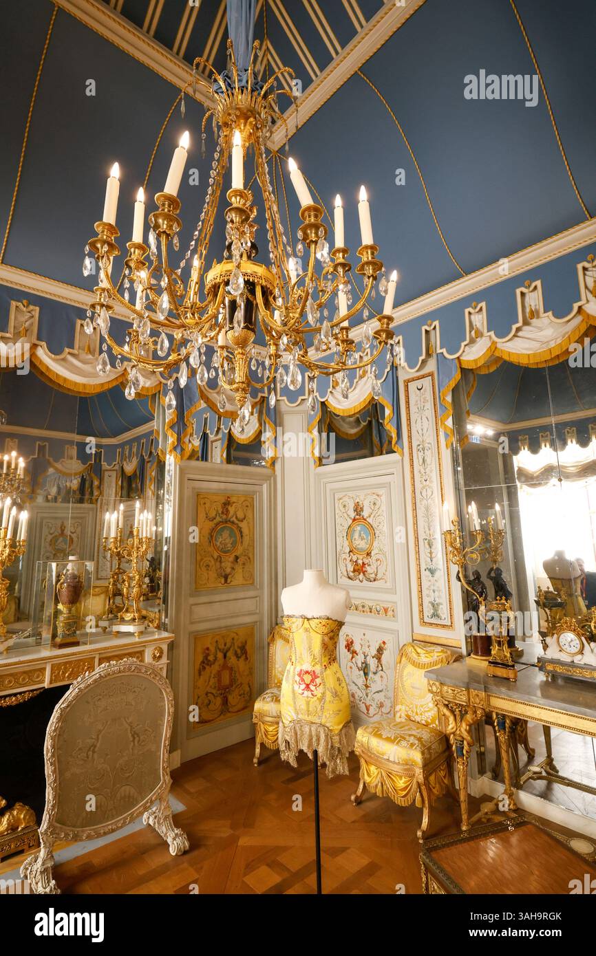 MOSTRA DI ARTE E MODA LOUVER COUTURE PARIGI Foto Stock