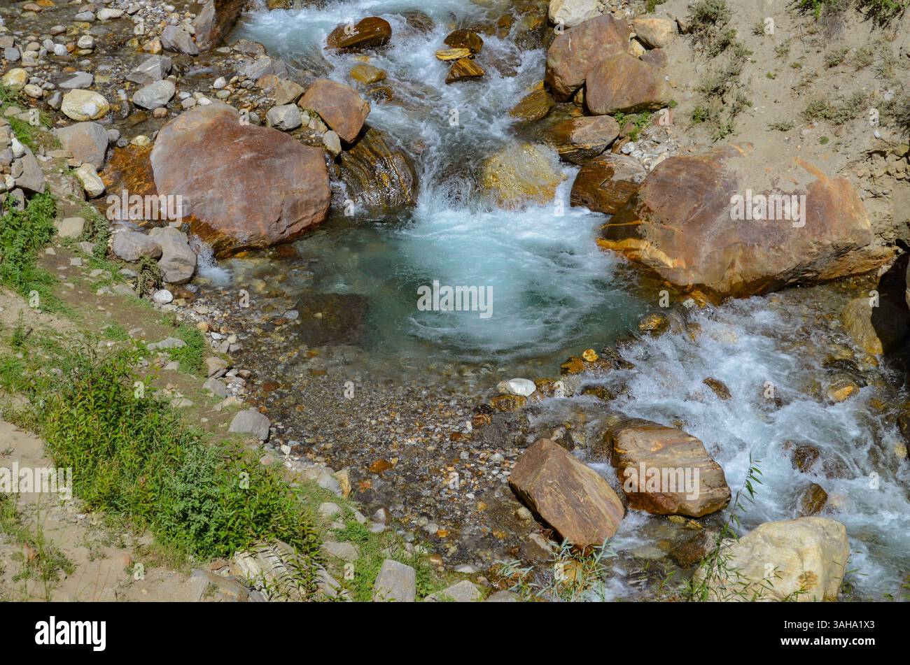 Una splendida cascata a Harcho, District Astore, Gilgit-Baltistan Foto Stock