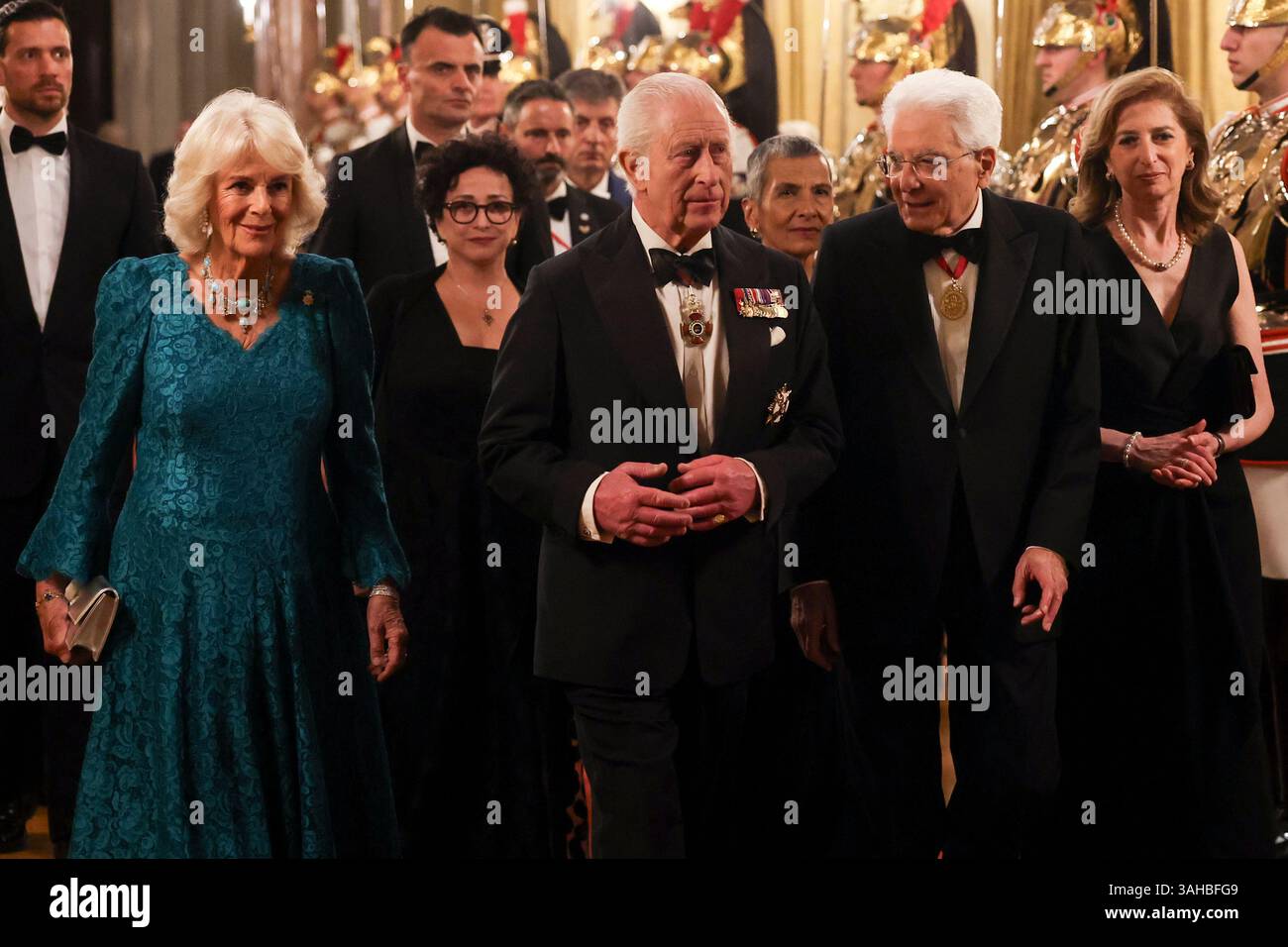 (Da sinistra a destra) Regina Camilla, Re Carlo III, Presidente Sergio Mattarella, e sua figlia, Signora Laura Mattarella, al banchetto di Stato presso Palazzo Quirinale a Roma, il terzo giorno della visita di Stato in Italia di quattro giorni. Data foto: Mercoledì 9 aprile 2025. Foto Stock