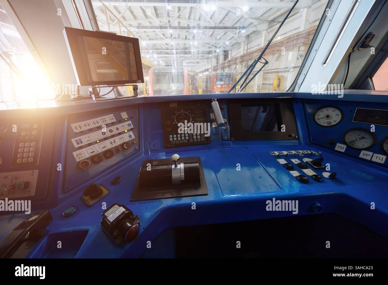 Interno del treno della metropolitana. Cruscotto conducente. Foto Stock