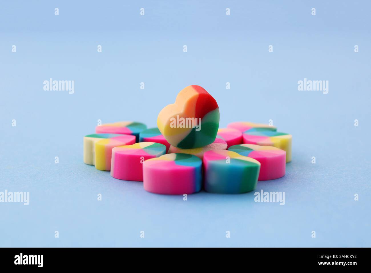 Leader del cuore LGBT di colore arcobaleno Foto Stock