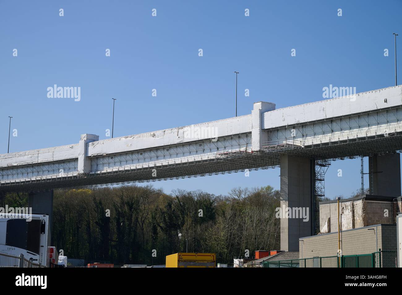 Regione di Bruxelles-capitale, Belgio: 9 aprile 2025: L'anello di Bruxelles e il viadotto di Vilvoorde sono in costruzione Foto Stock