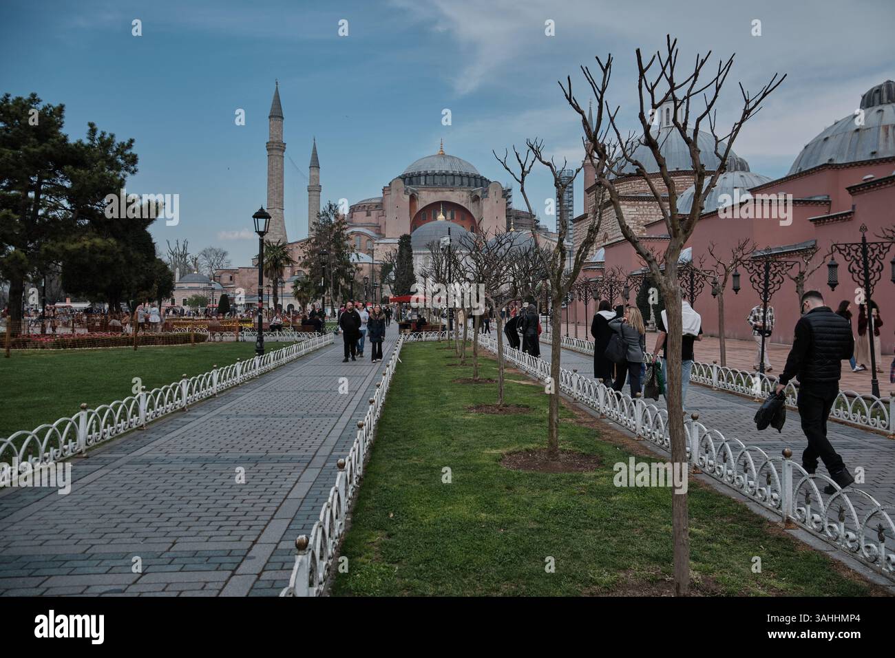 La grande Moschea di Hagia Sophia (Ayasofya) è una moschea, museo ed ex chiesa che funge da importante sito culturale e storico a Fatih Istanbul, Turchia. Foto Stock