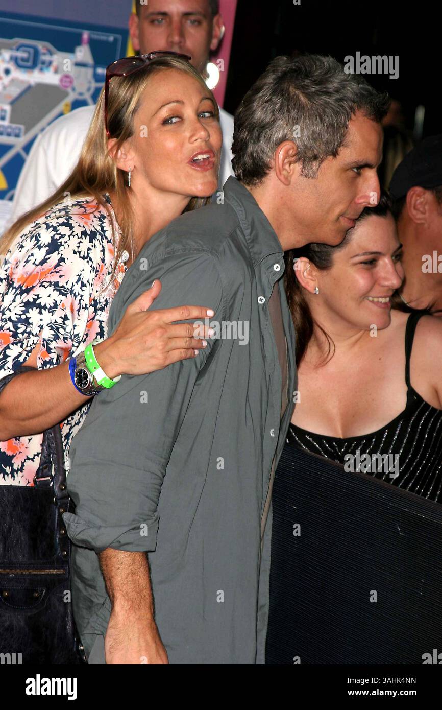 26 maggio 2017 - file Photo - BEN STILLER e CHRISTINE TAYLOR si stanno separando dopo 17 anni di matrimonio, US Weekly può confermare. La coppia si è incontrata durante le riprese del pilota della Fox del 1999 Heat Vision and Jack. I due hanno un figlio Quinlin e una figlia Ella. "Con enorme amore e rispetto l'uno per l'altro, e i 18 anni che abbiamo trascorso insieme in coppia, abbiamo preso la decisione di separarci", ha detto la coppia in una dichiarazione congiunta. Nella foto: 9 settembre 2006 - New York, New York, Stati Uniti - CELEBRITÀ ALLE SEMIFINALI US OPEN TENNIS MASCHILI. E LE DONNE FINALI DATATE 09-09-06 - BEN STILLER E LA MOGLIE CHRISTINE TAYLOR. Foto Stock
