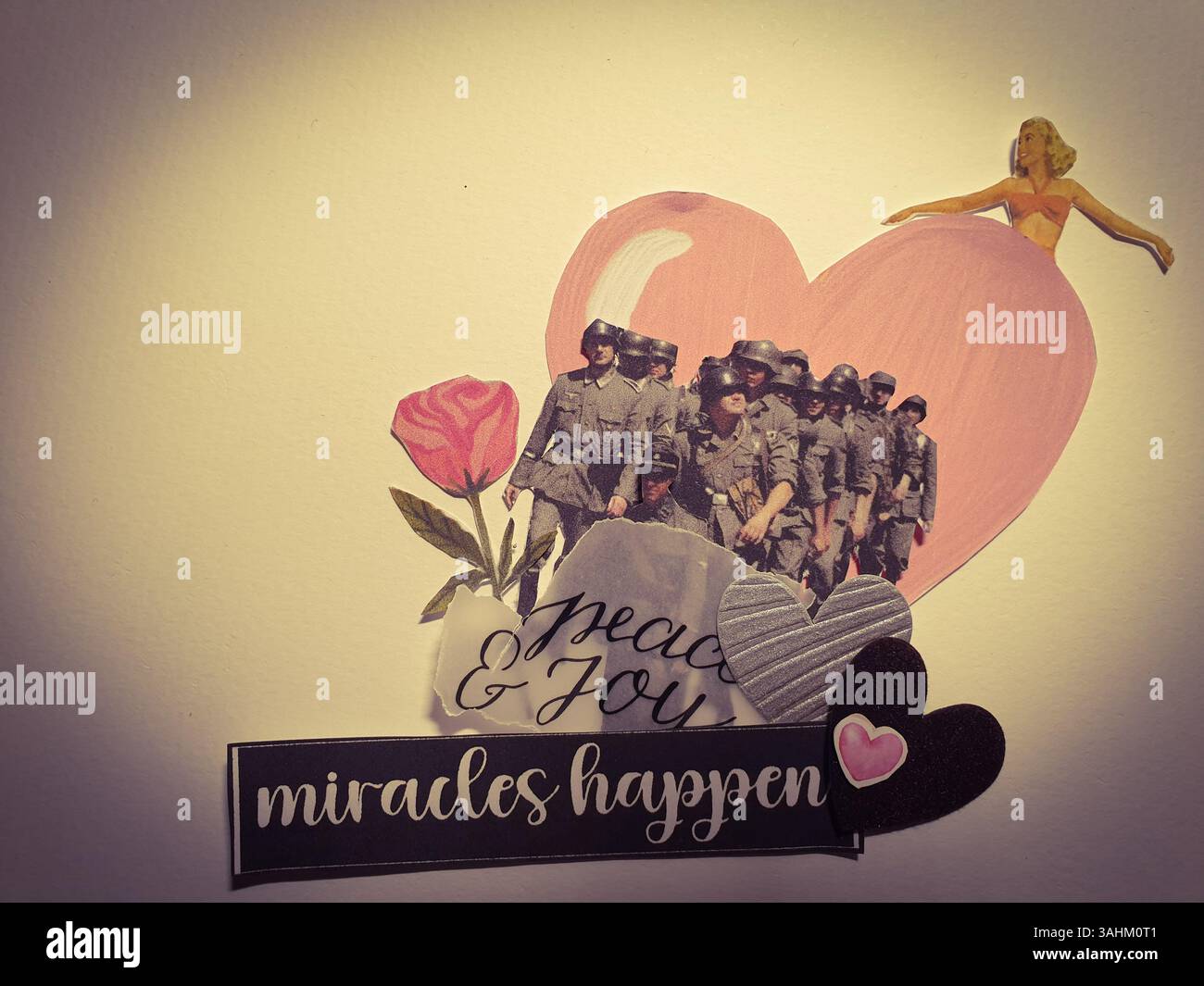 L'arte concettuale del collage di soldati diretti verso la pace e la gioia. Fate altro amore, lasciate la guerra! - Mülheim-Ruhr, Germania, su 05.04.2025 Foto Stock