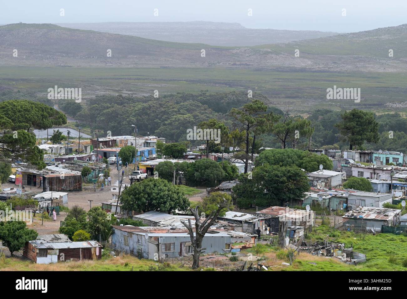 SUD AFRICA, città del Capo, città di Redhill, vicino al Table Mountain Nationalpark, insediamento di popolazione nera / SÜDAFRIKA, Kapstadt, città di Redhill Am Tafelberg Nationalpark, Wohnsiedlung der farbigen Bevölkerung Foto Stock