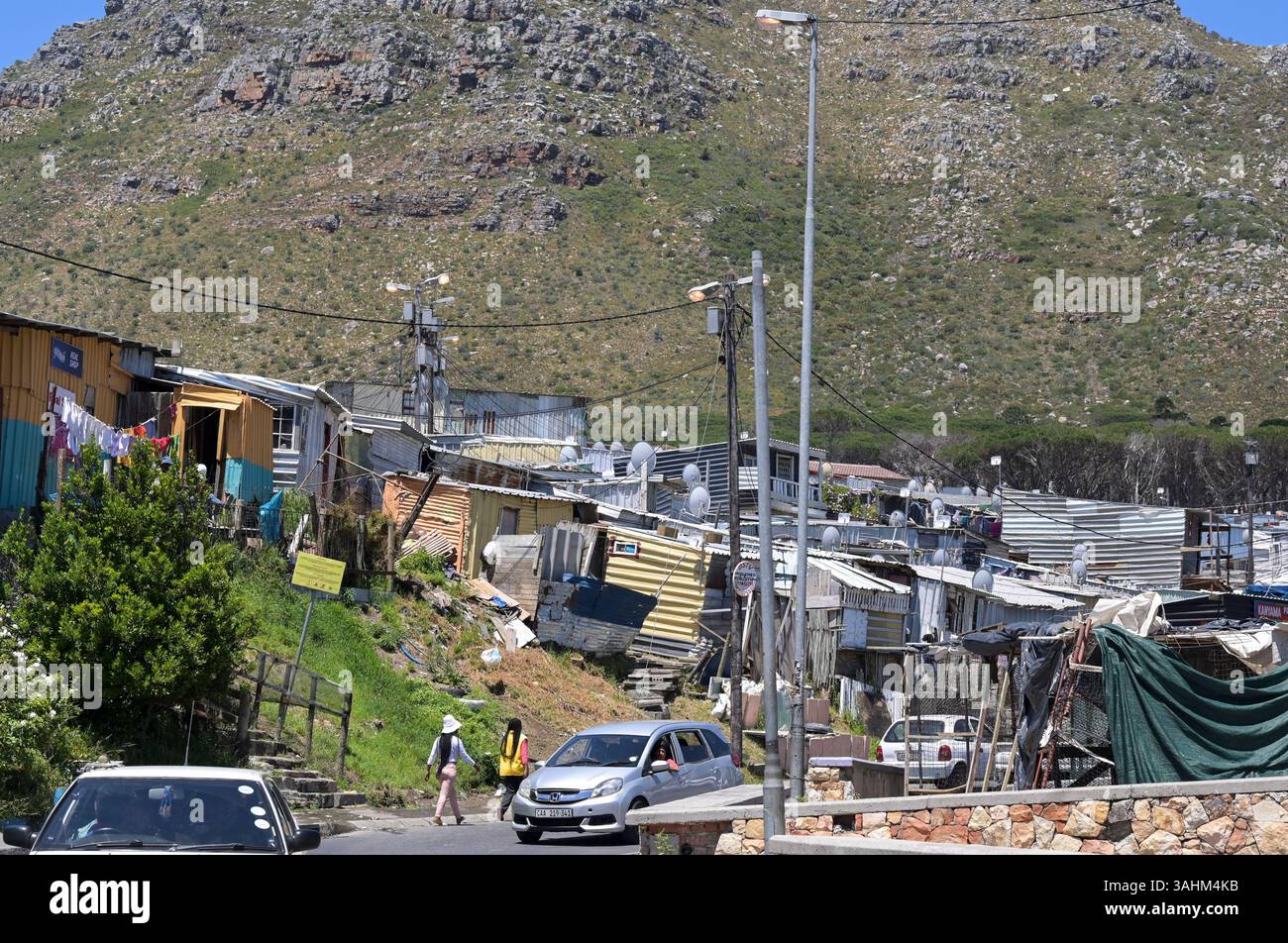 SUDAFRICA, città del Capo, Hout Bay, città di Imizamo Yethu , insediamento della popolazione nera / SÜDAFRIKA, Kapstadt, Hout Bay, Imizamo Yethu township, Wohnsiedlung für die farbige Bevölkerung Foto Stock