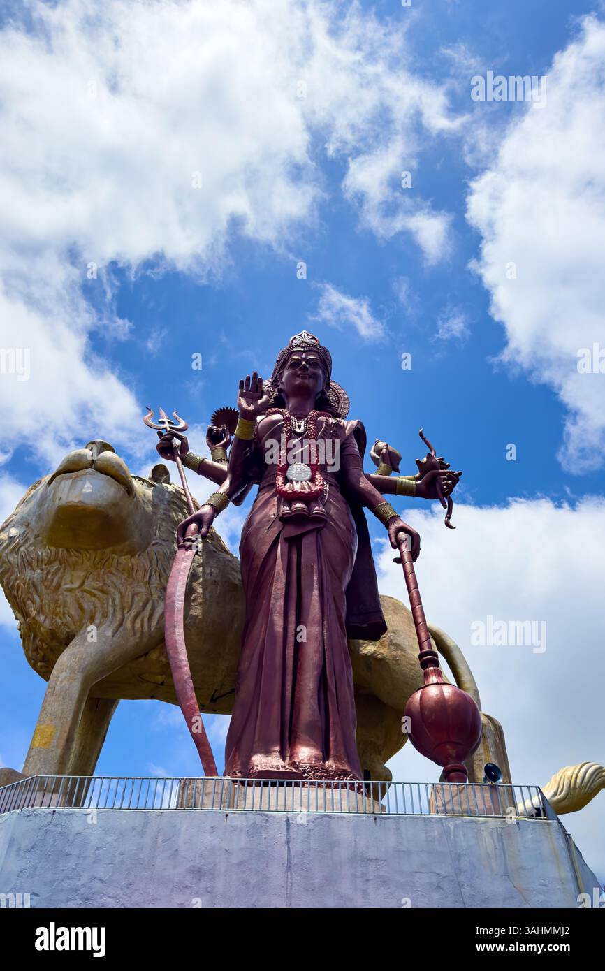 La statua più grande del mondo di Maa Durga, il lago Ganga Talao, il tempio Grand-bassin, l'isola di Mauritius, l'Oceano Indiano Foto Stock