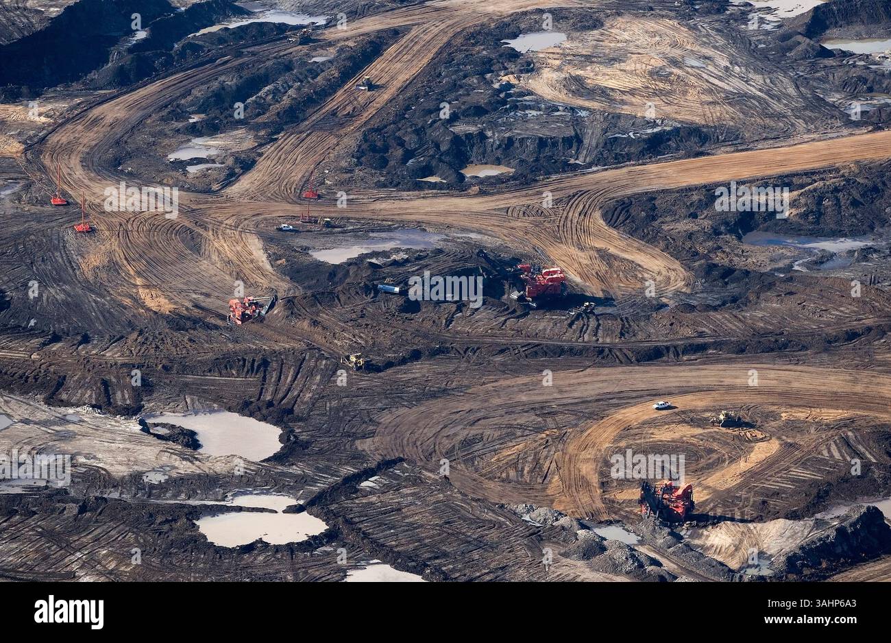 21 agosto 2008 - Fort McMurray, Alberta, Canada - operazioni sulle sabbie petrolifere presso il progetto minerario Aurora di Syncrude Canada vicino a Fort McMurray. (Immagine di credito: © Larry MacDougal via ZUMA Wire) Foto Stock