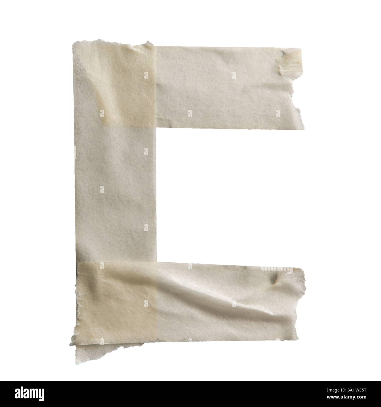 Lettera C realizzata in nastro di mascheratura bianco su sfondo bianco con percorso di ritaglio Foto Stock