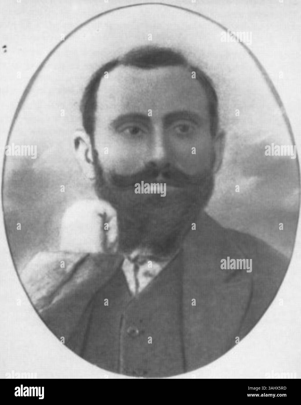 Giuseppe Bertani è stato un sindacalista e politico italiano ucciso durante gli scontri a seguito di una manifestazione a Mantova il 4 dicembre 1919. La sua morte riflette il turbolento clima politico in Italia all'inizio del XX secolo, in particolare l'ascesa dei movimenti sindacali e dei disordini politici. Foto Stock