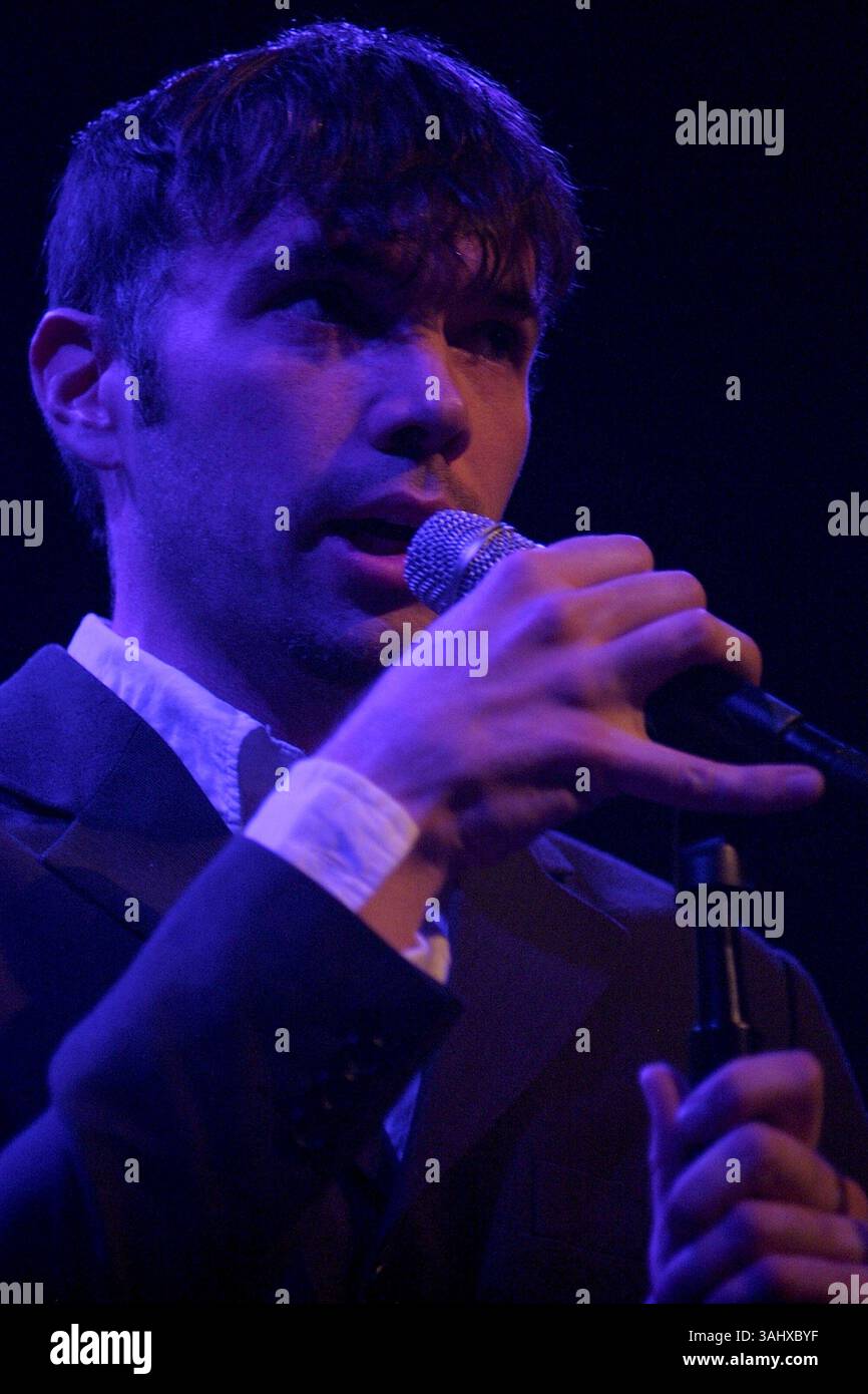 10 aprile 2005 - Cleveland, OHIO, Stati Uniti - 10 aprile 2005; Cleveland, OH, Stati Uniti; il cantante / Turntablist / rapper, RICHARD TERFRY alias BUCK 65 si esibisce durante una tappa del tour di apertura per le Dresden Dolls tenutasi alla House of Blues. Credito obbligatorio: Foto di Jason Nelson/AdMedia. (Â©) Copyright 2005 di Jason Nelson (immagine di credito: © Jason Nelson/AdMedia via ZUMA Wire) Foto Stock