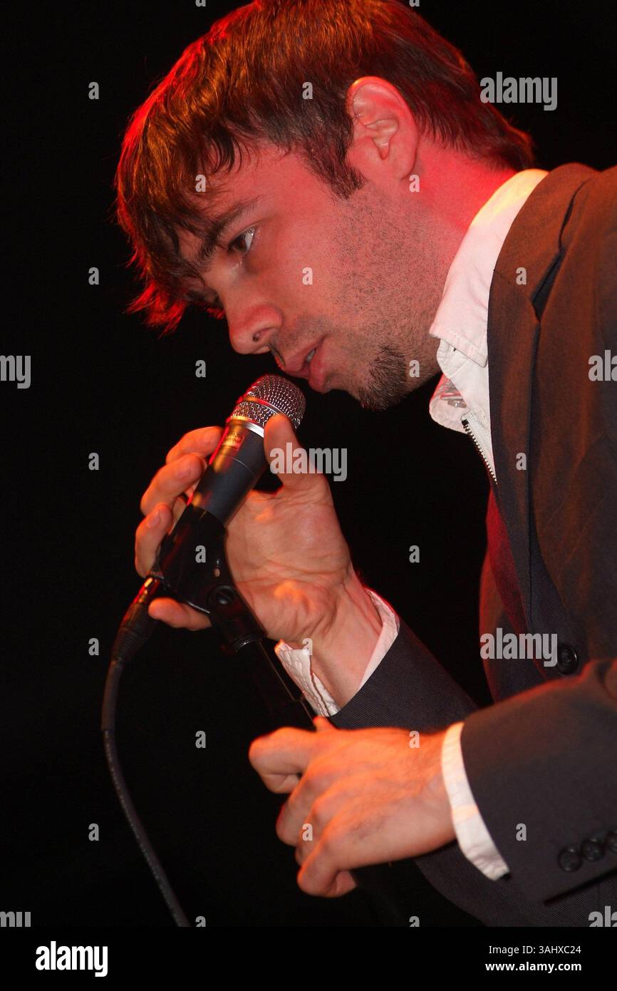 10 aprile 2005 - Cleveland, OHIO, Stati Uniti - 10 aprile 2005; Cleveland, OH, Stati Uniti; il cantante / Turntablist / rapper, RICHARD TERFRY alias BUCK 65 si esibisce durante una tappa del tour di apertura per le Dresden Dolls tenutasi alla House of Blues. Credito obbligatorio: Foto di Jason Nelson/AdMedia. (Â©) Copyright 2005 di Jason Nelson (immagine di credito: © Jason Nelson/AdMedia via ZUMA Wire) Foto Stock