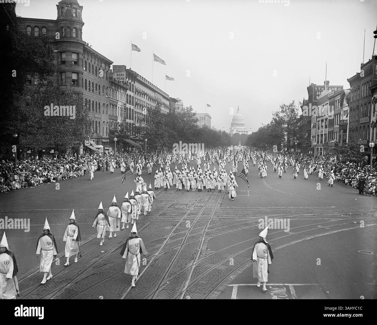 23 maggio 2017 - Ku Klux Klan Marching Down Pennsylvania Avenue, Washington DC, USA, Harris & Ewing, settembre 1926 (immagine di credito: © circa Images/Glasshouse via ZUMA Wire) Foto Stock